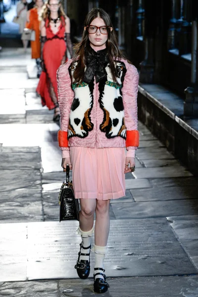 Look 8